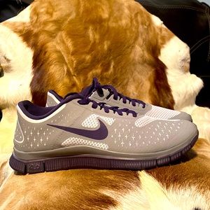 Nike free 4.0  V2 womens sneakers